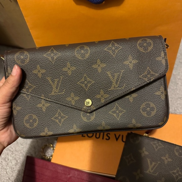 Authentic Louis Vuitton Felicie Pochette - Picture 4 of 8